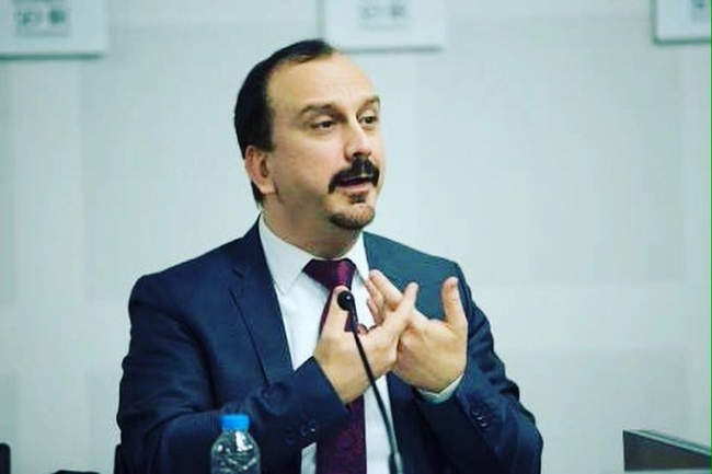 Doç. Dr. Armağan Gözkaman.